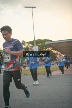 Runner Photo 4244203