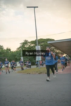 Runner Photo 4244215