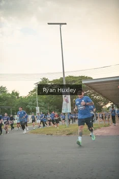 Runner Photo 4244262