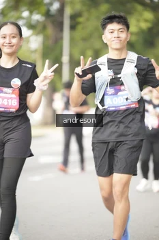 Runner Photo 4244297