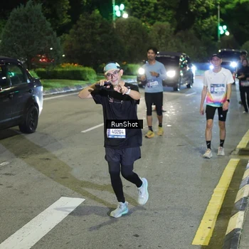 Runner Photo 4244317