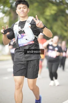 Runner Photo 4244334