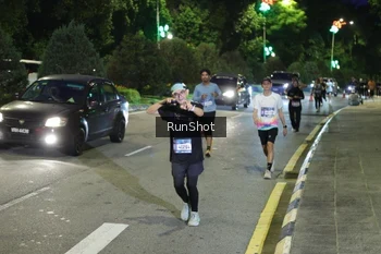 Runner Photo 4244349