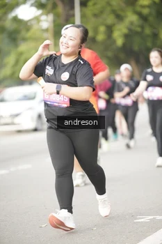 Runner Photo 4244381
