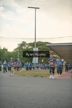Runner Photo 4244429