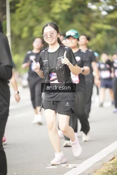 Runner Photo 4244520