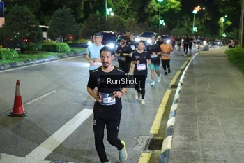 Runner Photo 4244538