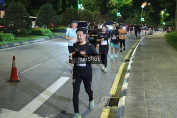 Runner Photo 4244582