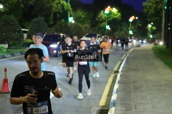 Runner Photo 4244593