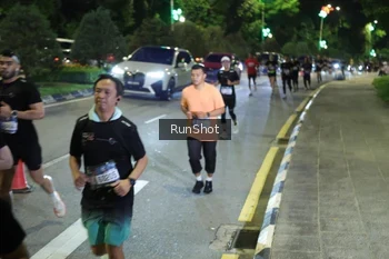 Runner Photo 4244599