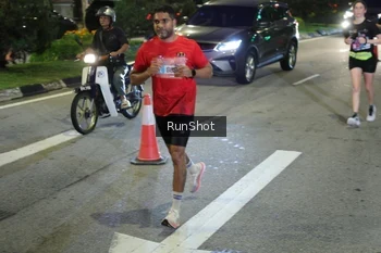 Runner Photo 4244650