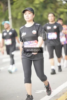 Runner Photo 4244652