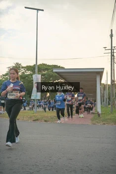 Runner Photo 4244656