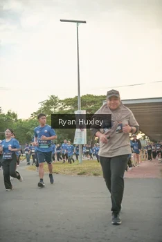 Runner Photo 4244657