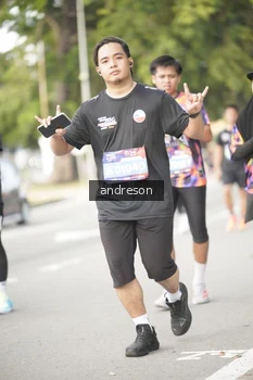 Runner Photo 4244680