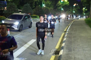 Runner Photo 4244765