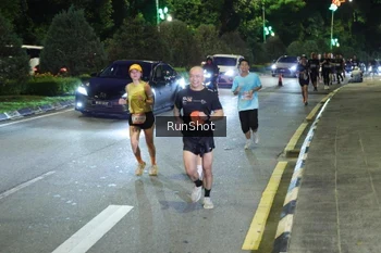 Runner Photo 4244880