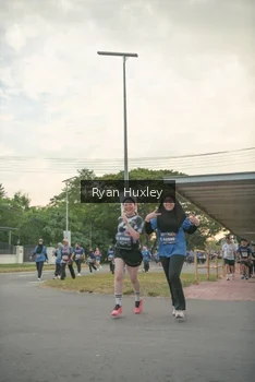 Runner Photo 4244900