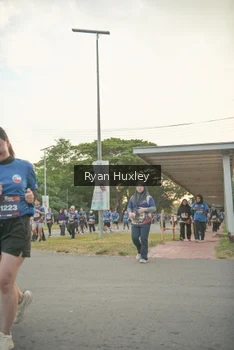Runner Photo 4244930