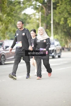 Runner Photo 4245309