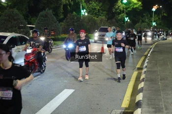 Runner Photo 4245317