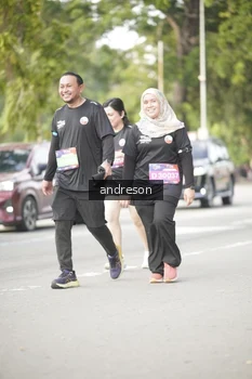 Runner Photo 4245341