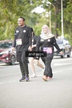 Runner Photo 4245353