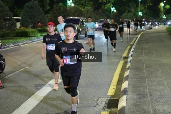 Runner Photo 4245380
