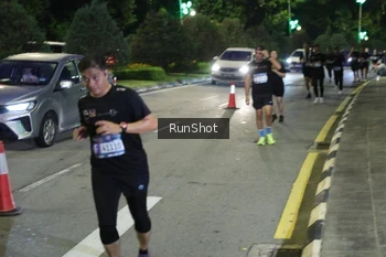 Runner Photo 4245414