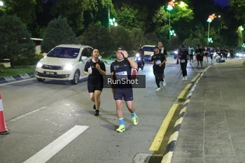 Runner Photo 4245417