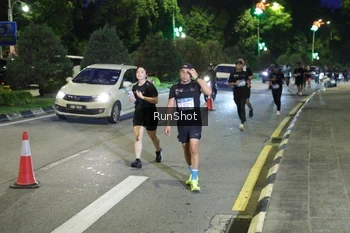 Runner Photo 4245427