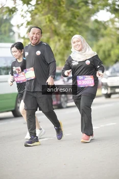 Runner Photo 4245428