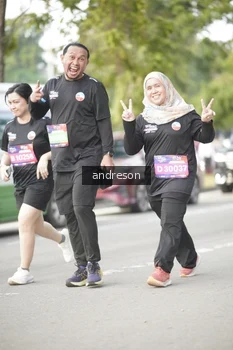 Runner Photo 4245433