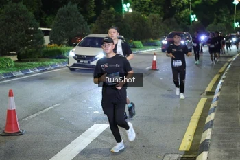 Runner Photo 4245443