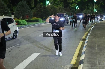 Runner Photo 4245451