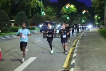 Runner Photo 4245464