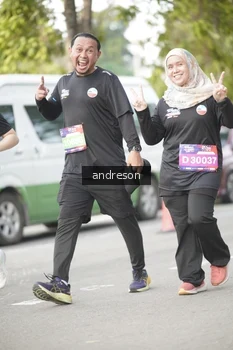Runner Photo 4245471