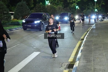 Runner Photo 4245536