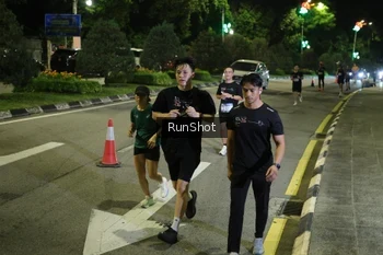 Runner Photo 4245552