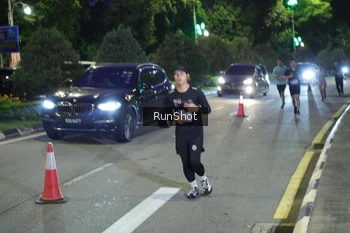 Runner Photo 4245557
