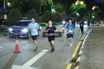 Runner Photo 4245560