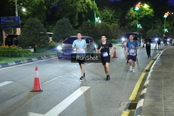 Runner Photo 4245564