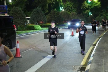 Runner Photo 4245573