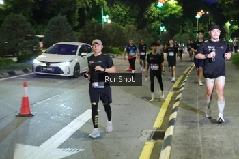 Runner Photo 4245613