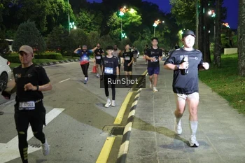 Runner Photo 4245621