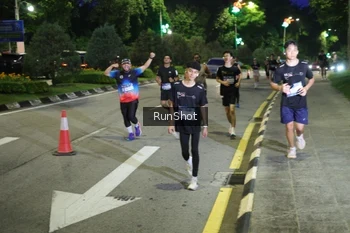 Runner Photo 4245644