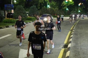 Runner Photo 4245647