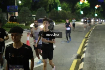 Runner Photo 4245654