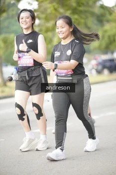 Runner Photo 4245660