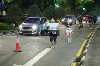 Runner Photo 4245671